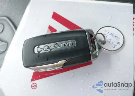 2021 Ram 1500 Laramie 4X2 5'7 Box z USA, uszkodzony, nr VIN 1C6RREJT5MN628655